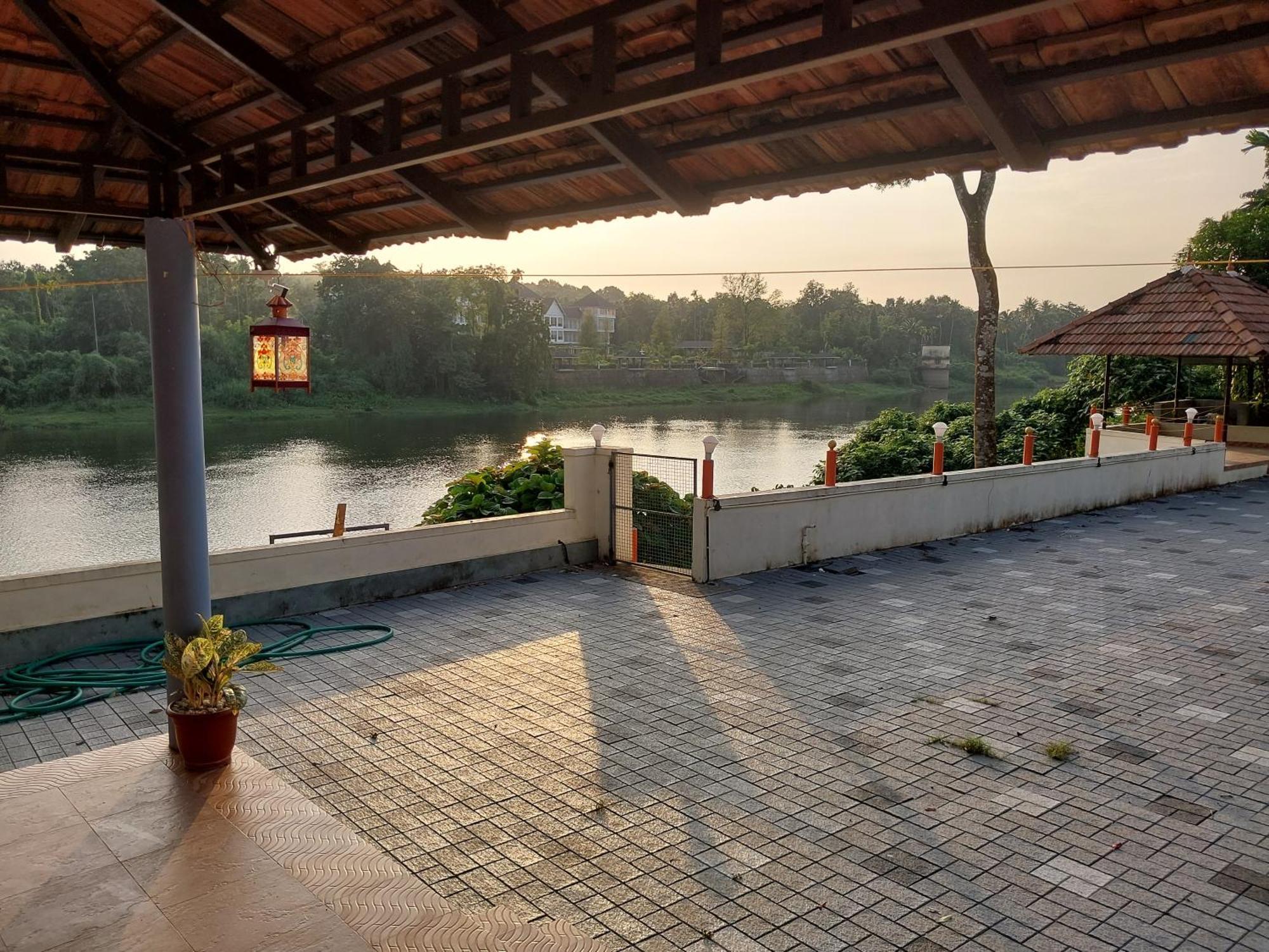 Stayberries River Rock Villa Athirapilly Kizhake Chālakudi Exterior foto