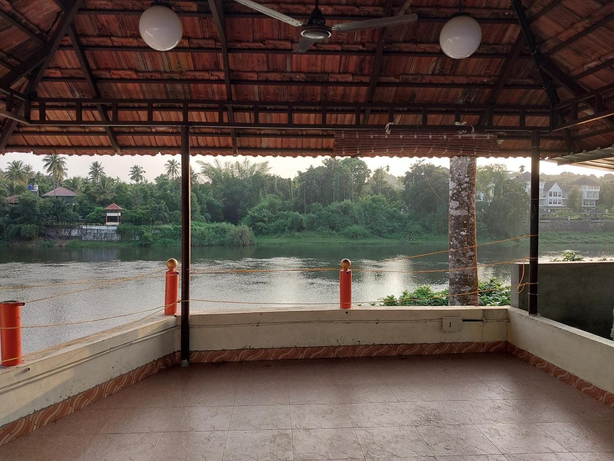 Stayberries River Rock Villa Athirapilly Kizhake Chālakudi Exterior foto